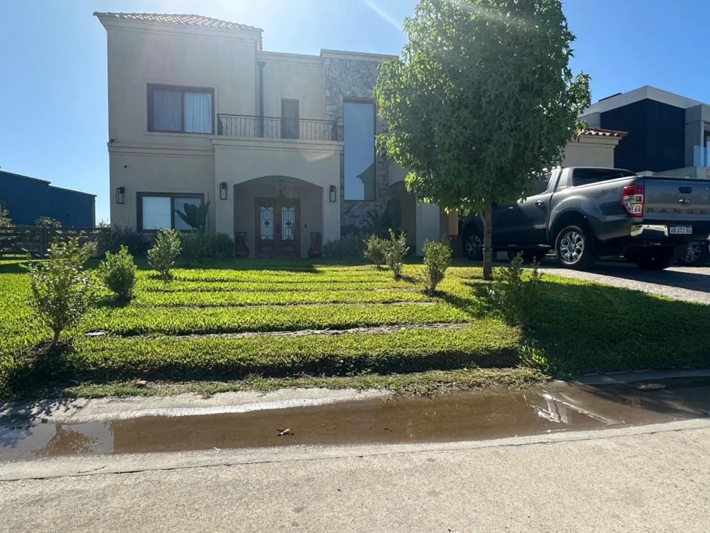 Obra Barrio Laguna Grande frente terminado